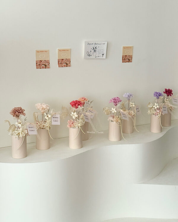 Ｍom 永生康乃馨 珍珠小桌花 (宅配免運)