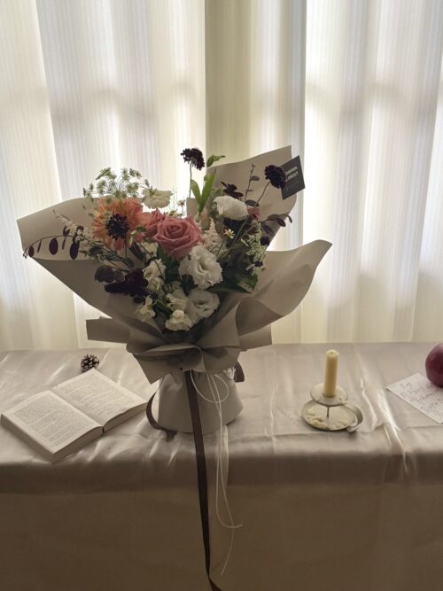 韓式季節鮮花綜合花材–進階中大型花束課程