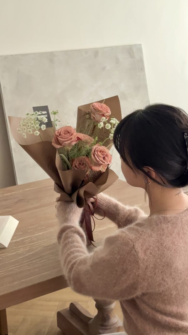 214情人節-5朵卡布玫瑰綜合花束ｍ