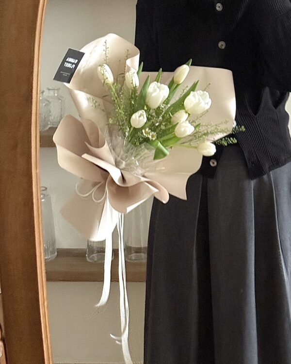 冰山雪霜-9朵鬱金香花束m