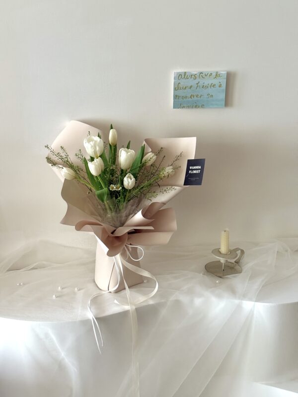 冰山雪霜-9朵鬱金香花束m