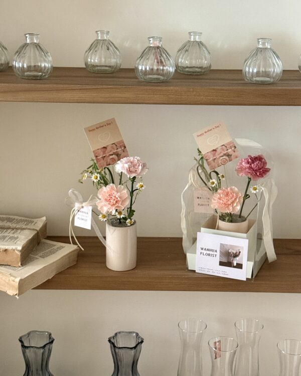 Ｍom-康乃馨寶石小桌花